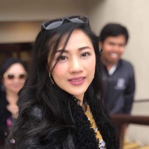 Meet your Posher, Thoo